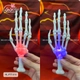 Xương bàn tay trắng toát có đèn Phụ kiện trang trí Halloween 016