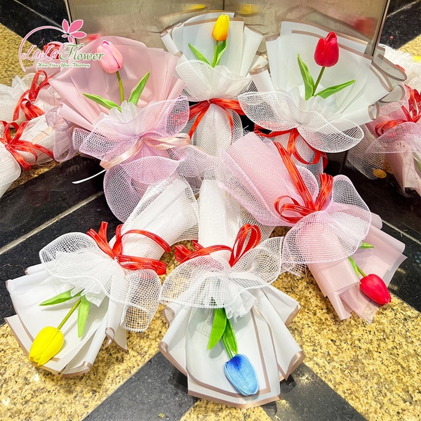 Bó 1 bông hoa tulip nhiều màu