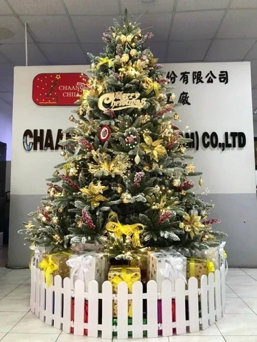 Cây thông lá PE phủ tuyết gắn trái đỏ - cây tự động