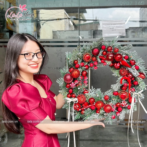 Vòng nguyệt quế 60cm treo cửa sắc đỏ cao cấp kèm đèn LED trang trí giáng sinh mẫu 208