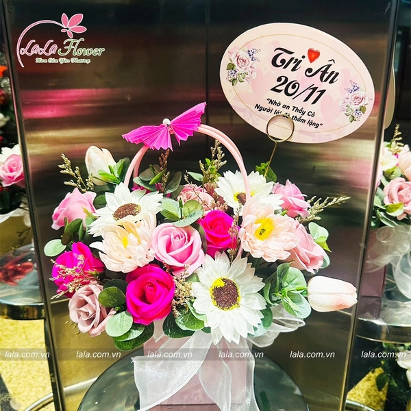 Giỏ hoa hồng sáp thơm quà tặng 20.11