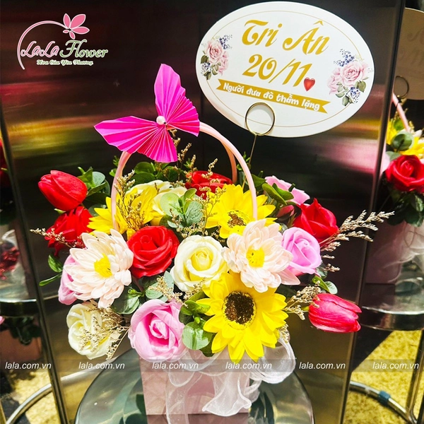 Giỏ hoa hồng sáp thơm quà tặng 20.11