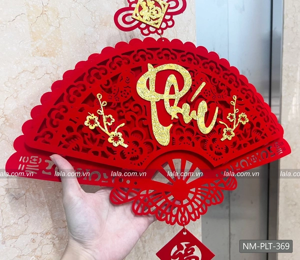 Liễn quạt nhung đỏ chữ Phúc vàng treo cửa trang trí tết 369