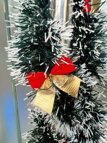 Dây Chồn Phủ Tuyết 2m Kèm Nơ Đỏ Vàng Trang Trí Noel