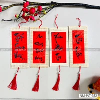 Lộc treo tết mành tre vuông 9x20cm chữ thư pháp đỏ mẫu 382