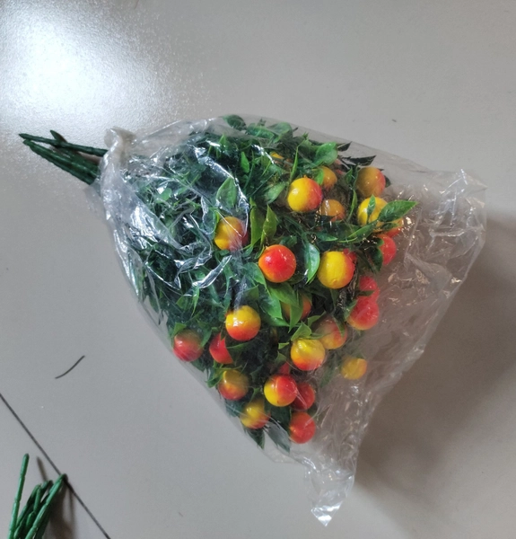 Cành cam có lá phụ kiện trang trí tiểu cảnh tết mẫu 1371