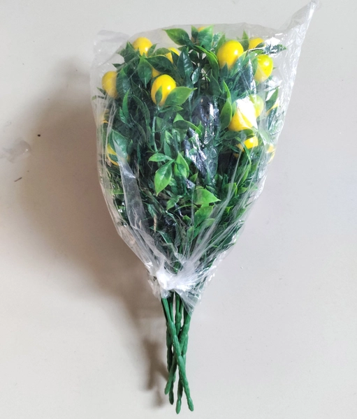 Cành chanh vàng có lá phụ kiện trang trí tiểu cảnh tết mẫu 1367