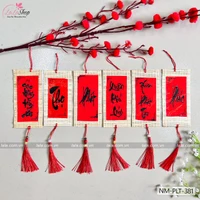 Lộc treo tết mành tre dài 7x15cm chữ thư pháp đỏ mẫu 381