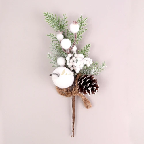 Nhánh thông phủ tuyết kèm trái thông trang trí giáng sinh
