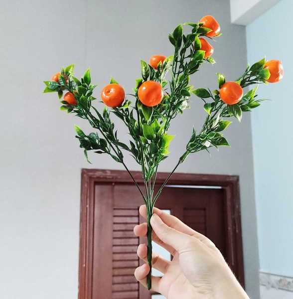 Cành quýt cam có lá phụ kiện trang trí tiểu cảnh tết mẫu 1366
