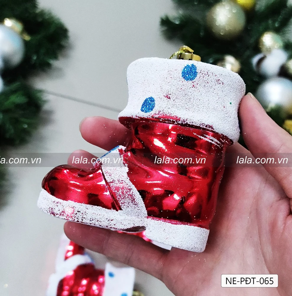 Hộp 7 quả châu kèm đồ treo giáng sinh treo cây thông trang trí noel 065