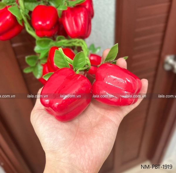 Dây ớt chuông đỏ trang trí tết