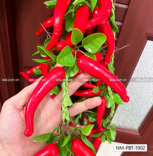 Dây trái ớt giả trang trí tết