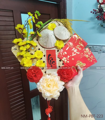 Mẹt chữ lộc bánh tét cành đào hồng trang trí tết mẫu 223