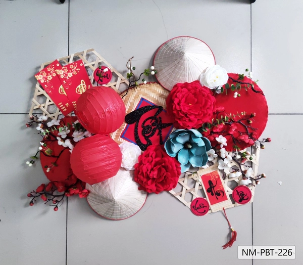 Mẹt tre lồng đèn nón lá sắc đỏ đón tài lộc trang trí tết mẫu 226