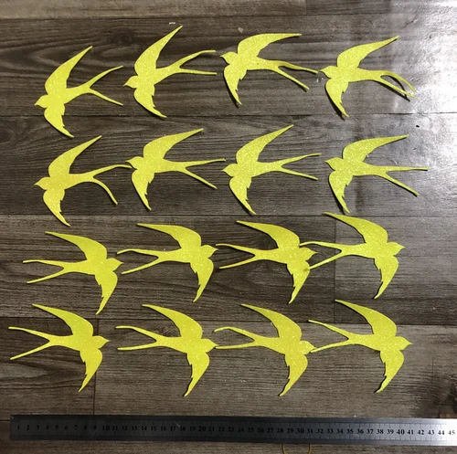 Set 16 chim én vàng 10cm xốp dán trang trí tết