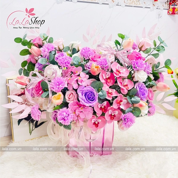 Giỏ hoa sáp để bàn sắc tím nhẹ nhàng yêu thương mẫu 879