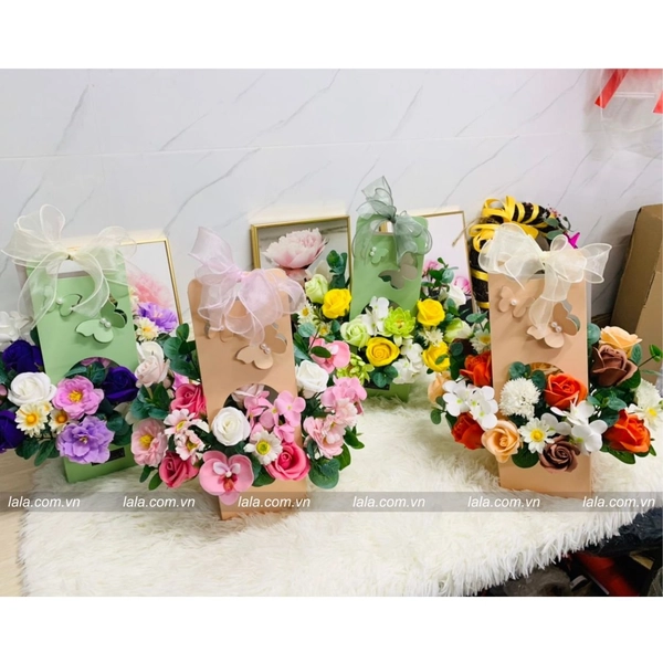 Lẵng hoa sáp thơm quà tặng nữ nhân ngày lễ kỷ niệm mẫu 883