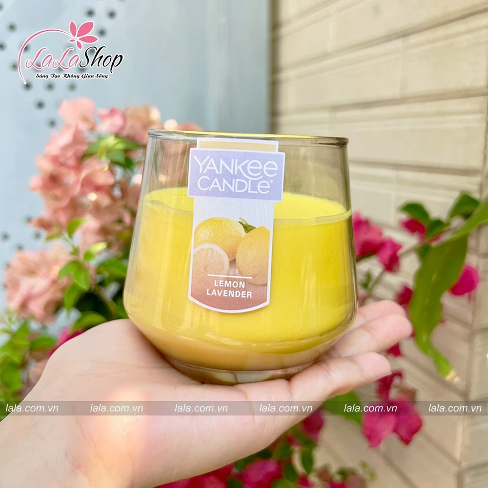 Nến Thơm YANKEE Lavender (Màu Vàng)