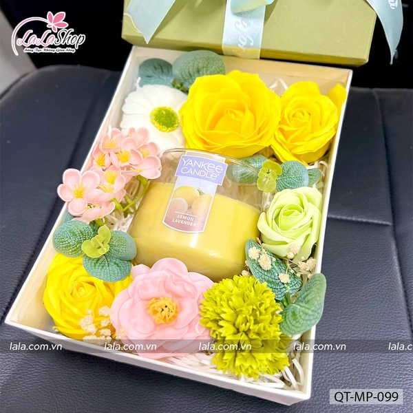 Hộp quà tặng nến thơm cao cấp Yankee Lavender (Màu Vàng) 099