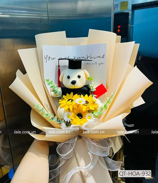 Bó hoa sáp hướng dương 3 bông kèm gấu bông tốt nghiệp giấy xốp gấm hàn quốc không nhăn mẫu 932