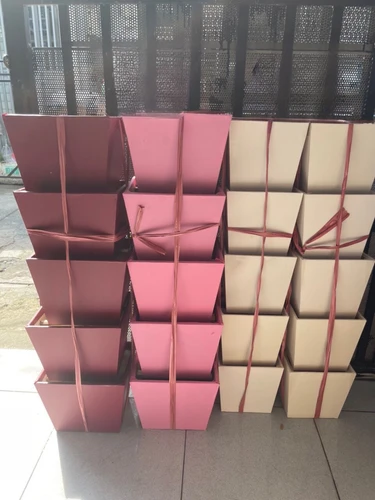 Hộp gỗ dán decal cắm hoa hình thang