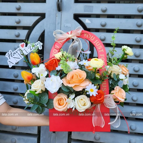 Giỏ hoa sáp thơm để bàn quà tặng dịp đặc biệt (Đỏ)