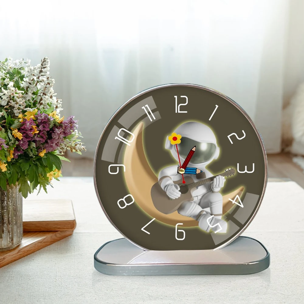 Tranh Đồng Hồ Để Bàn Phi Hành Gia Và Ánh Trăng Vàng Nghệ Thuật
