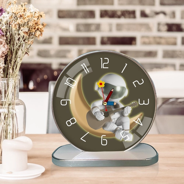 Tranh Đồng Hồ Để Bàn Phi Hành Gia Và Ánh Trăng Vàng Nghệ Thuật