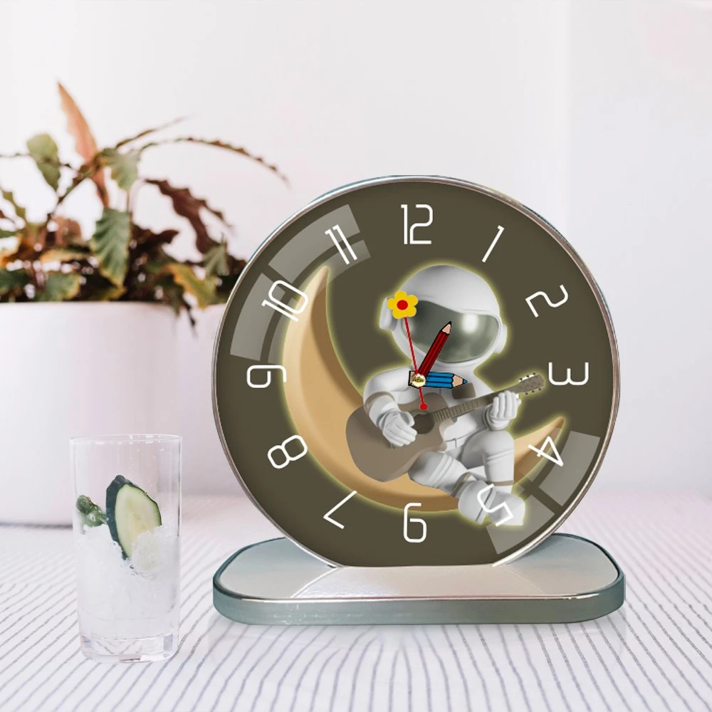 Tranh Đồng Hồ Để Bàn Phi Hành Gia Và Ánh Trăng Vàng Nghệ Thuật