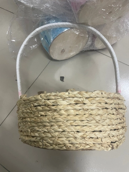 Giỏ đan cắm hoa trang trí