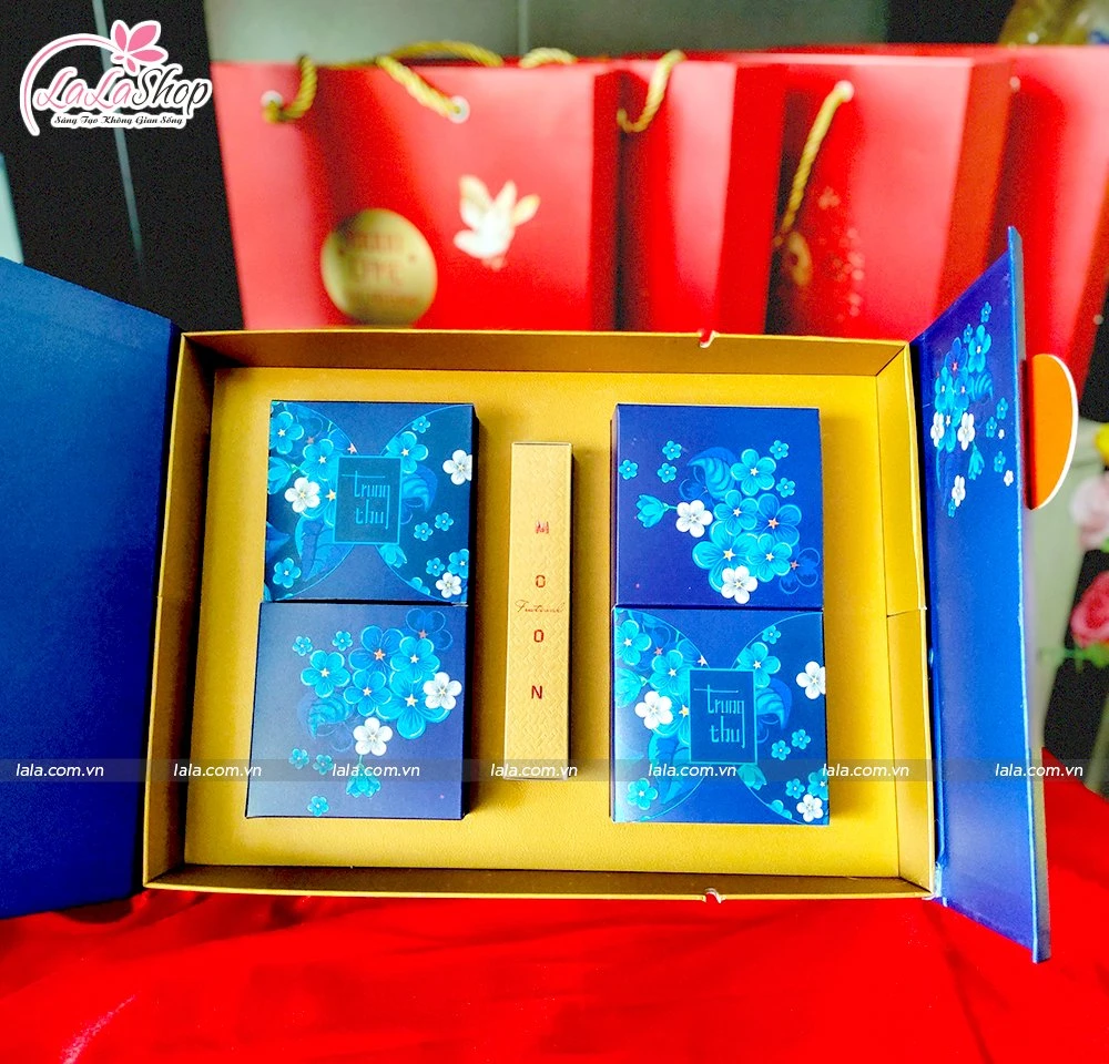 Hộp 4 Bánh Trung Thu Hoa Xanh Thiên Thanh Kèm Trà Tân Dân Lợi