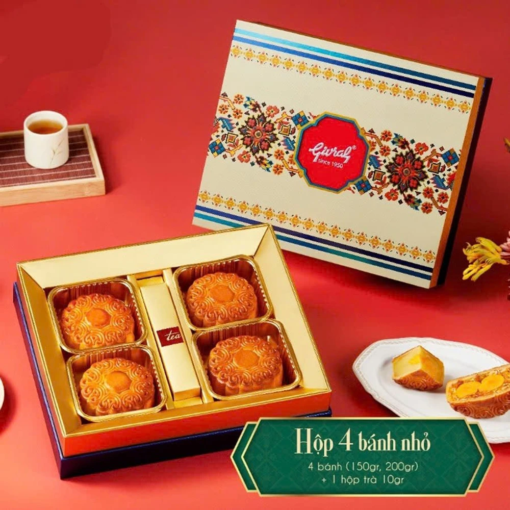 Hộp 4 Bánh Trung Thu Givral Sum Vầy 1