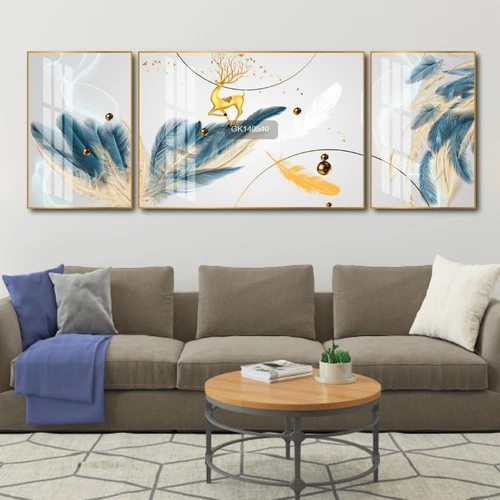 Tranh Treo Tường Hươu Vàng Và Lông Vũ Nghệ Thuật