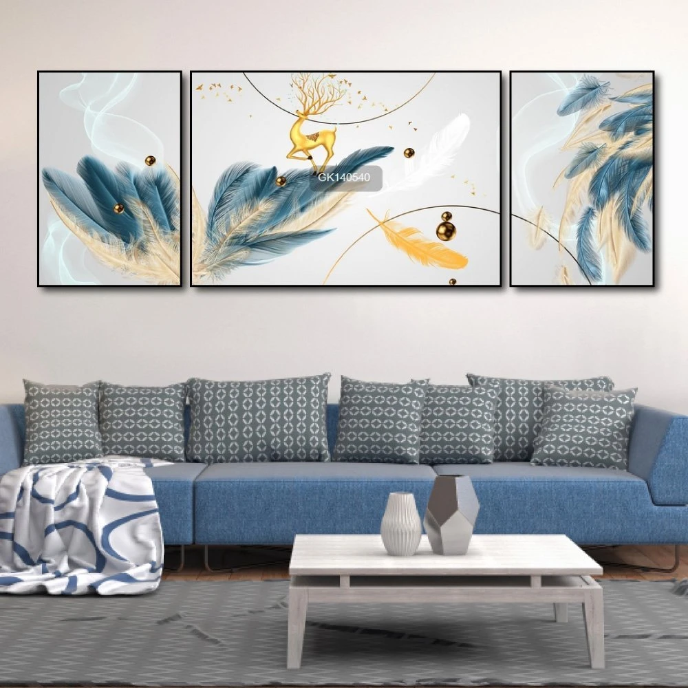 Tranh Treo Tường Hươu Vàng Và Lông Vũ Nghệ Thuật