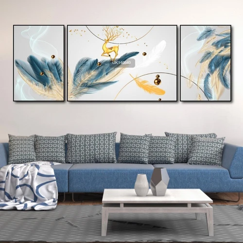 Tranh Treo Tường Hươu Vàng Và Lông Vũ Nghệ Thuật