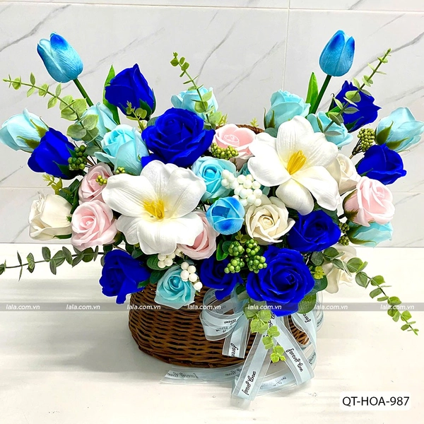 Giỏ Mây Hoa Hồng Sáp Thơm Mix Nhiều Hoa Rực Rỡ Xinh Tươi