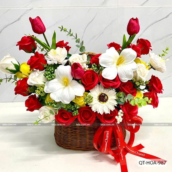 Giỏ Mây Hoa Hồng Sáp Thơm Mix Nhiều Hoa Rực Rỡ Xinh Tươi
