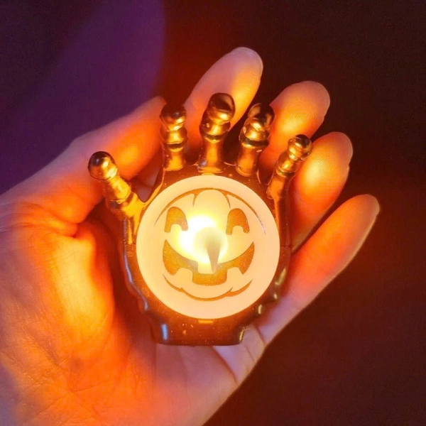 Phụ Kiện Trang Trí Halloween Bàn Tay Quỷ Để Bàn Có Đèn Led (1 chiếc)