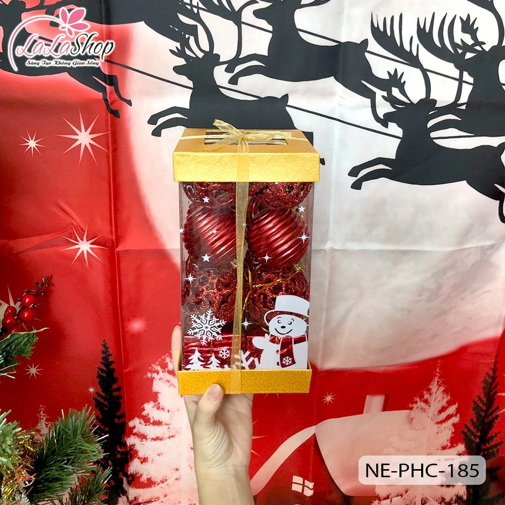 Hộp 12 quả châu đỏ 6cm và 4 hộp quà nhiều màu sắc lung linh trang trí noel
