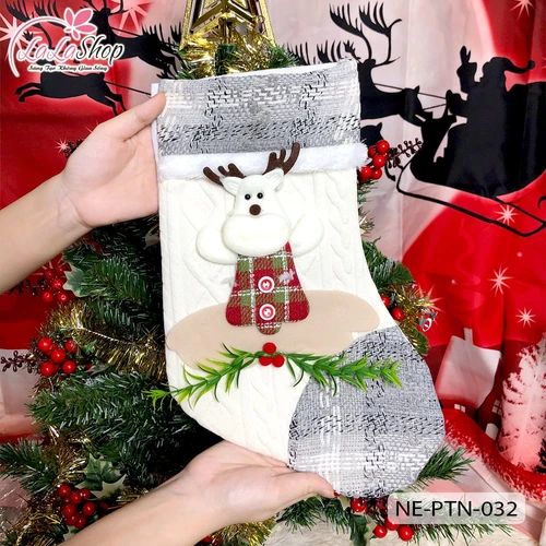 Đồ trang trí noel tất treo màu đỏ trắng ông già noel và tuần lộc