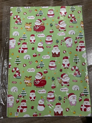 Set 5 Giấy Gói Quà Xanh Lá Hoạ Tiết Ông Già Noel Và Chim Canh Cụt Hồng