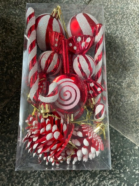 Hộp châu kẹo nhiều họa tiết nhiều màu treo trang trí noel