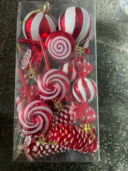 Hộp châu kẹo nhiều họa tiết nhiều màu treo trang trí noel