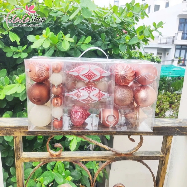 Hộp quả châu cao cấp màu hồng nude nhiều họa tiết trang trí noel