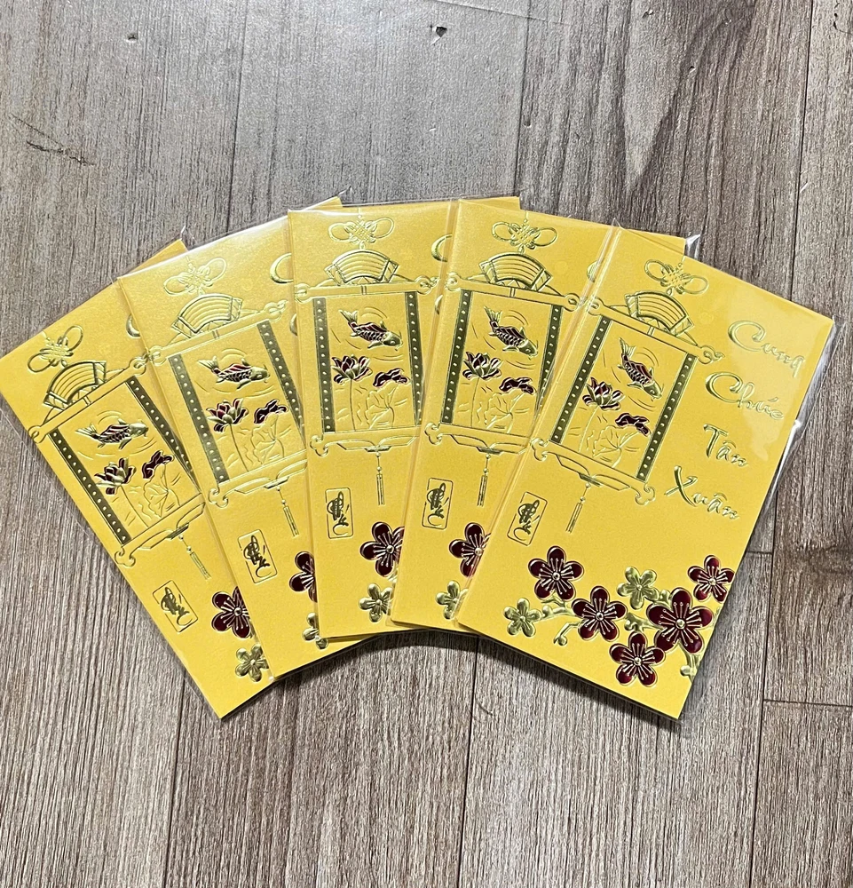 Combo 6 Bao Lì Xì In Nổi 3D Màu Vàng Hoa Sen Và Cá Chép Cung Chúc Tân Xuân