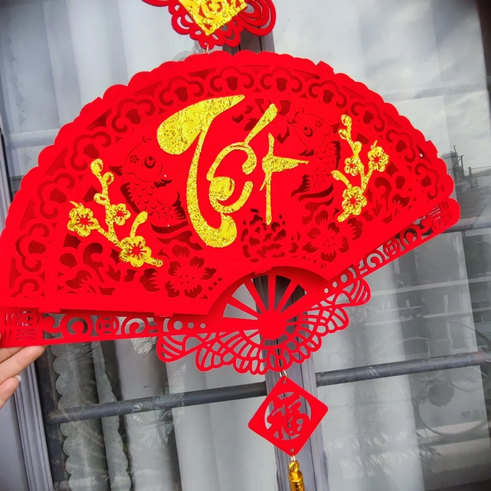 Liễn quạt nhung đỏ chữ Tết vàng treo cửa trang trí tết tài lộc