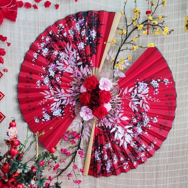 Tiểu Cảnh Trang Trí Mành Tre Quạt Hoa Anh Đào Rực Rỡ Mừng Xuân Sum Vầy