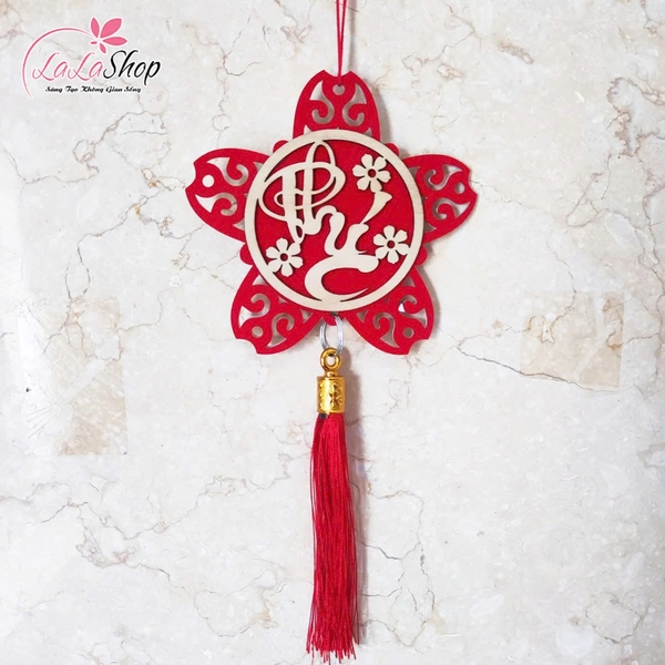 Lộc treo tết bông hoa đỏ chữ thư pháp trang trí tết