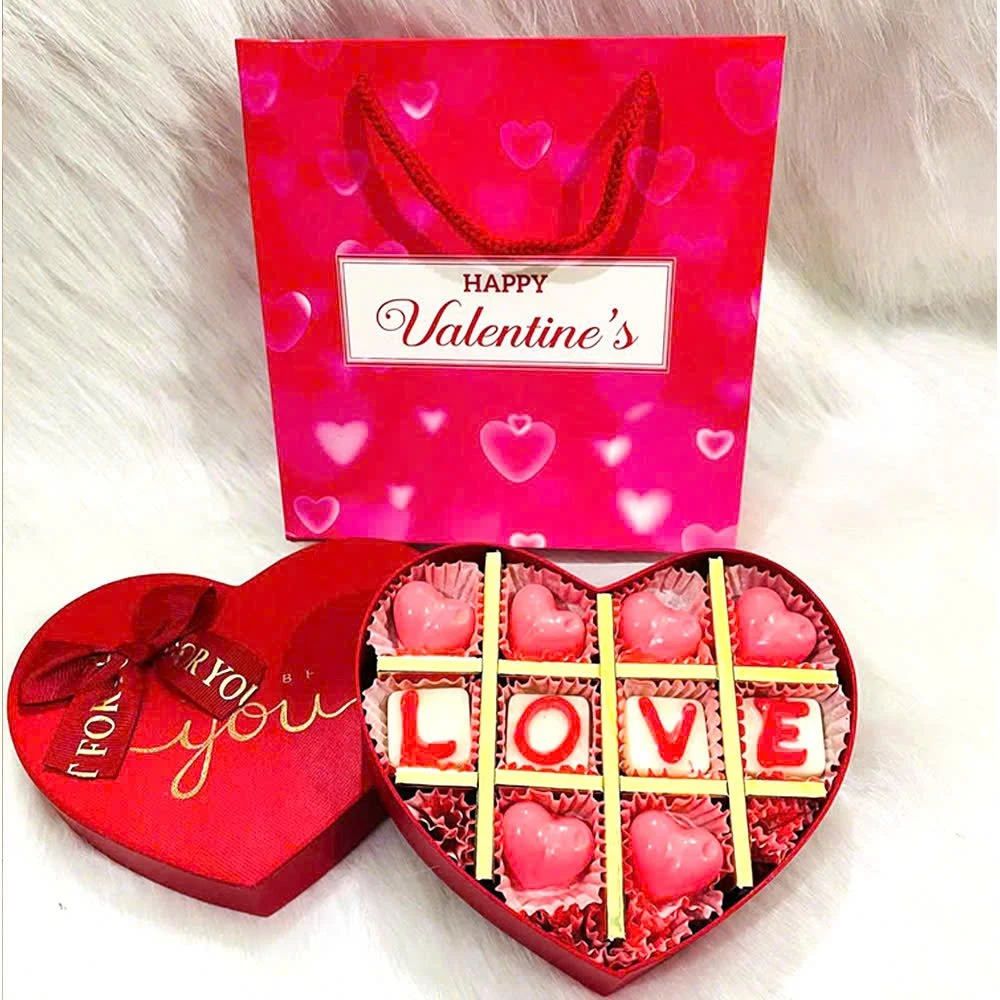 Hộp Socola 10 viên quà tặng Valentine ấm áp chữ Love